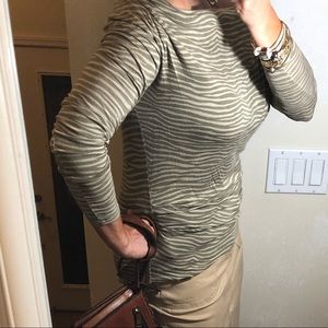 ⚜️ Michael Kors Long Sleeved Top size petite small